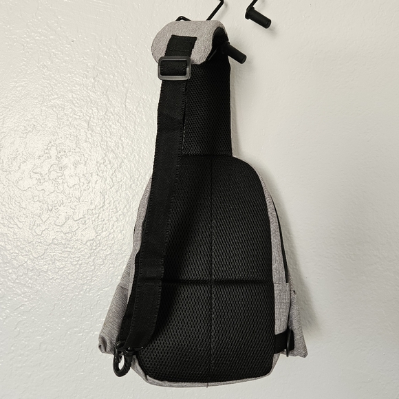 FITKICKS LATITUDE SLING BACKPACK - Picture 3 of 7